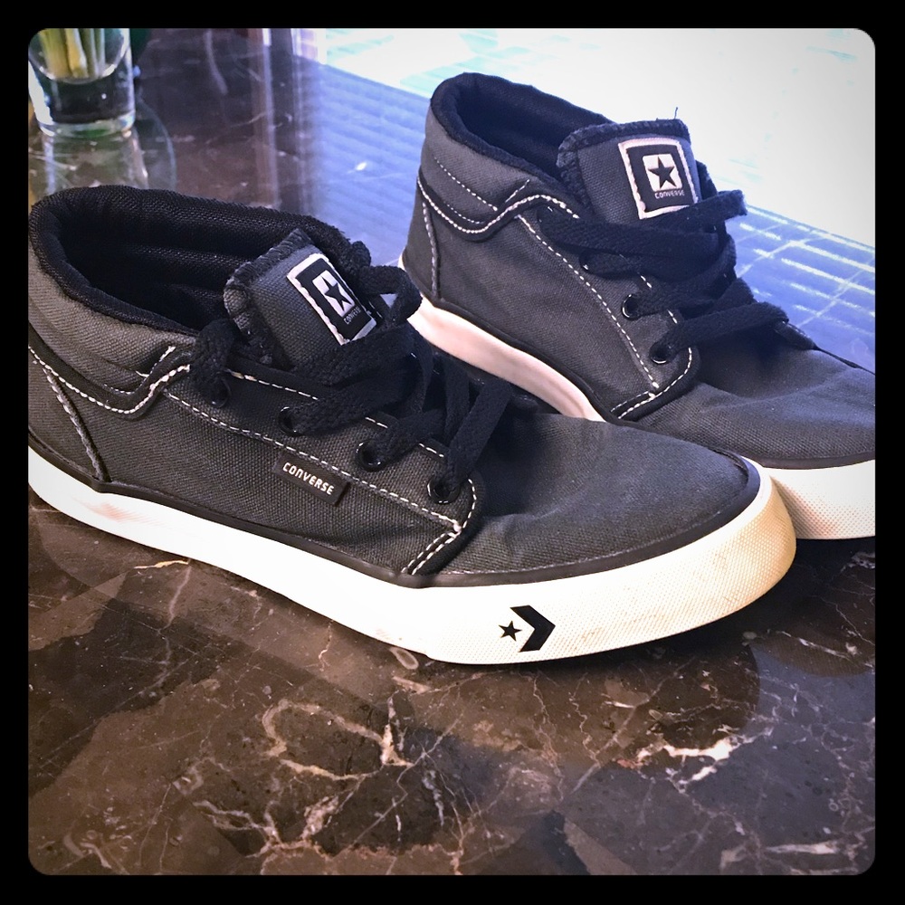 Boy’s Converse Shoes Size 3
